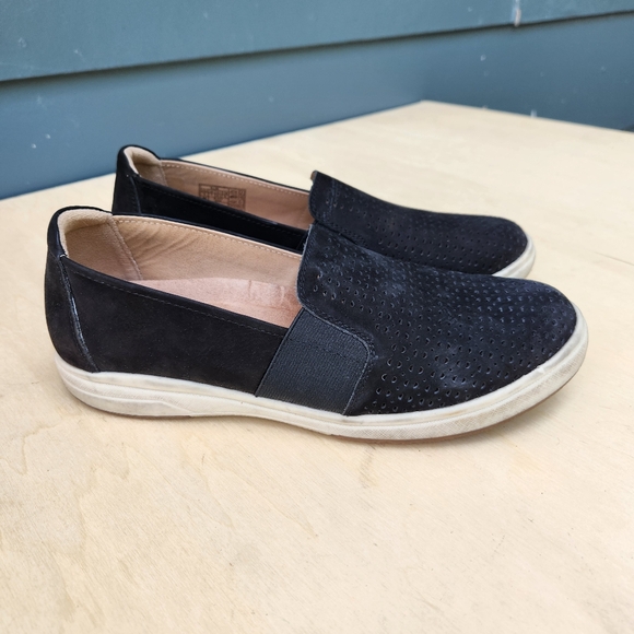 Earth Origins Elin Black Perforated Slip On Comfort Shoe Loafer - Size 9 - Picture 2 of 9